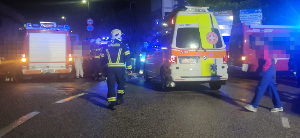 Spruzzano dello spray urticante alla festa di carnevale: cinque persone finiscono al pronto soccorso