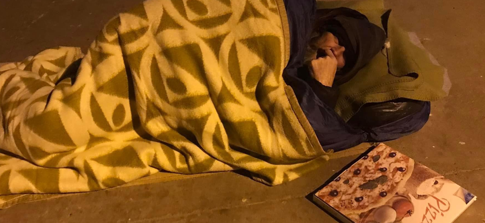 Migliaia di pasti distribuiti e 22 persone senza fissa dimora aiutate, "ora 3 di loro hanno una casa"
