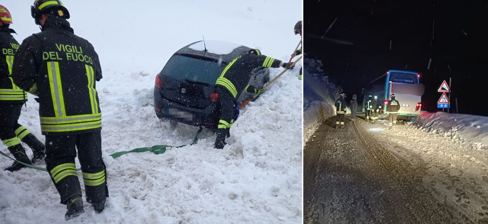 Neve e ghiaccio sulla strada, diversi mezzi in difficoltà: bloccato anche un pullman