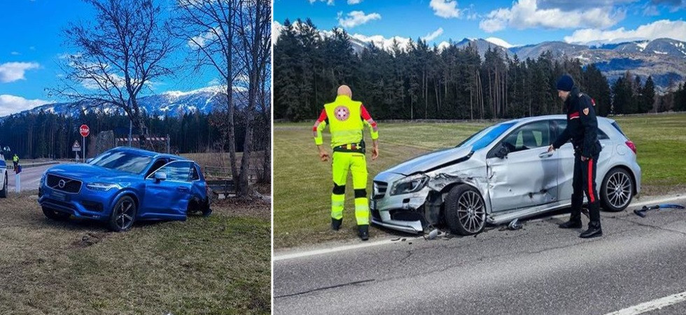Violento schianto fra due macchine, un mezzo finisce fuori strada: sul posto i soccorsi