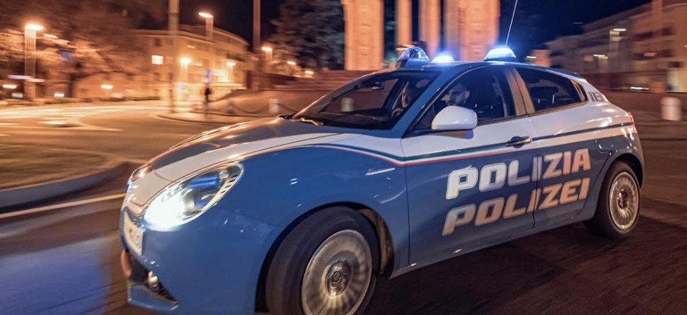 Foto d'archivio Sempre più persone alla guida ubriache e con auto senza assicurazione o revisione