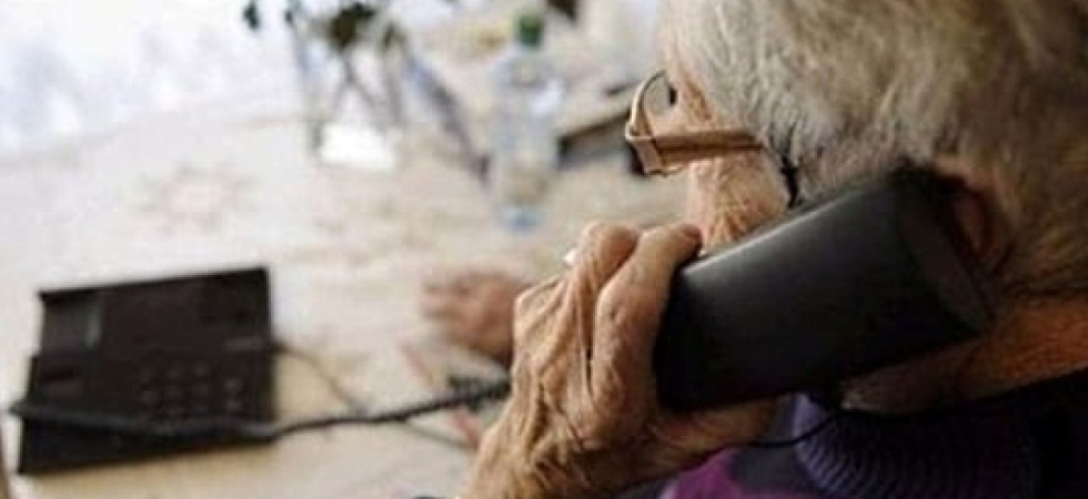 Foto d'archivio A 90 anni la chiamano per dirle che il figlio ha fatto un incidente stradale ma lei risponde a tono ai truffatori