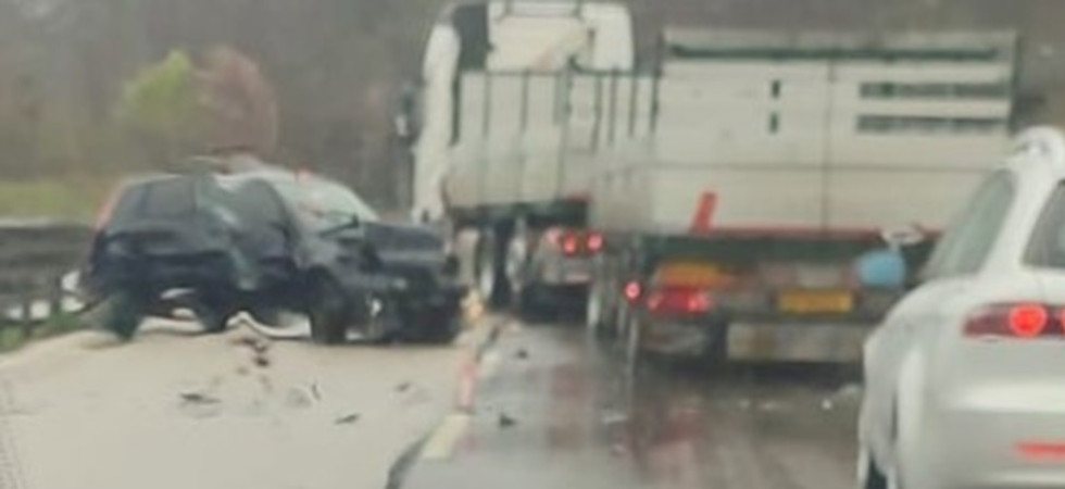 Incidente sulla Ss47 della Valsugana: auto finisce di traverso sulla carreggiata