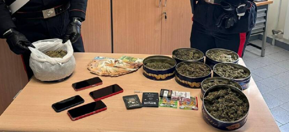 Scoperta una famiglia di 'spacciatori': nei guai un agricoltore, la moglie casalinga e il figlio 22enne