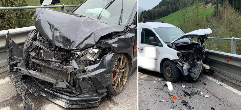 Violentissimo schianto fra un' auto e un furgone, i pezzi dei mezzi a diversi metri di distanza: sul posto i soccorsi