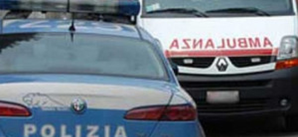 Foto archivio Ubriaca, entra nel supermercato e ruba diversi prodotti, poi prende a calci e pugni l'addetto alla sicurezza