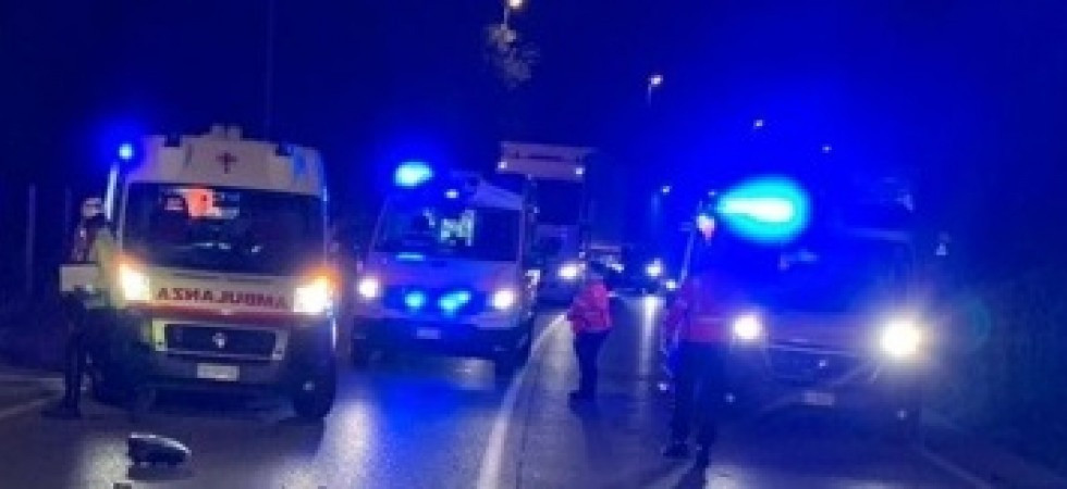 Incidente in Valsugana, esce di strada con l'auto e resta bloccato tra le lamiere
