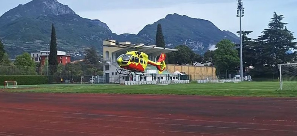Incidente sul lavoro, 40enne finisce sotto un rullo: momenti di paura a Riva del Garda