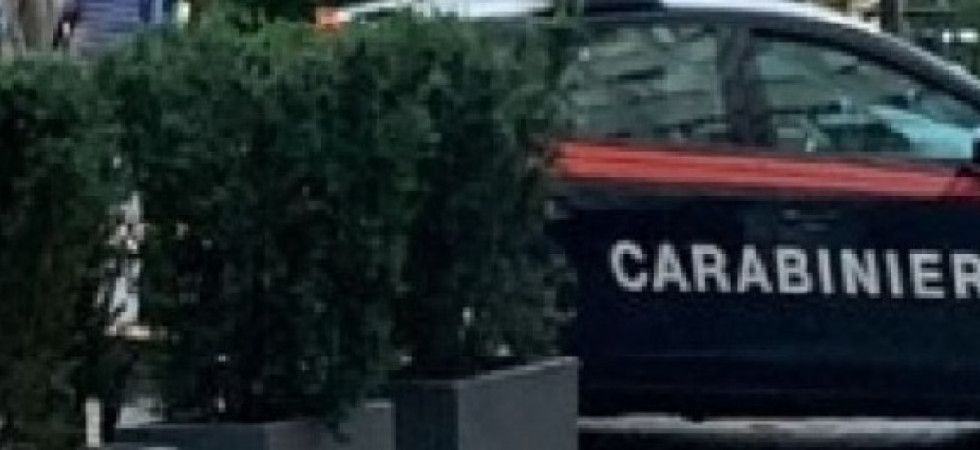 Trento, i carabinieri sventano una rapina in piazza della Portela: due giovani arresti