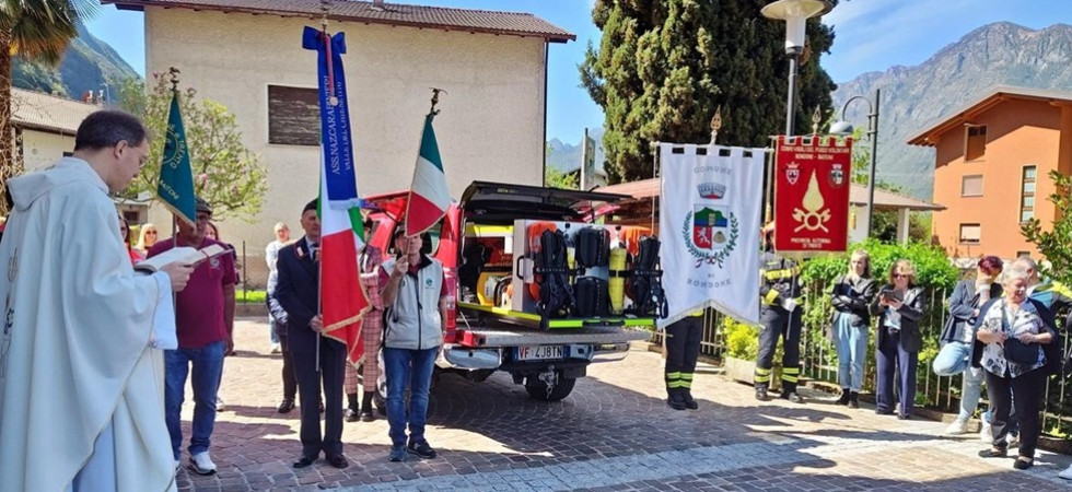 Domenica di festa per i vigili del fuoco volontari di Baitoni e Bondone