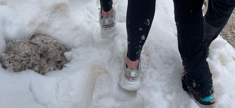 Turisti si avventurano in quota (nonostante il maltempo) senza attrezzatura né scarpe adeguate