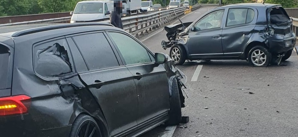 Trento, violento schianto in tangenziale: 2 persone portate in ospedale