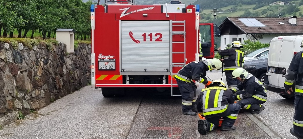 Incidente in cantiere, operaio precipita da tre metri: trasportato d'urgenza in ospedale