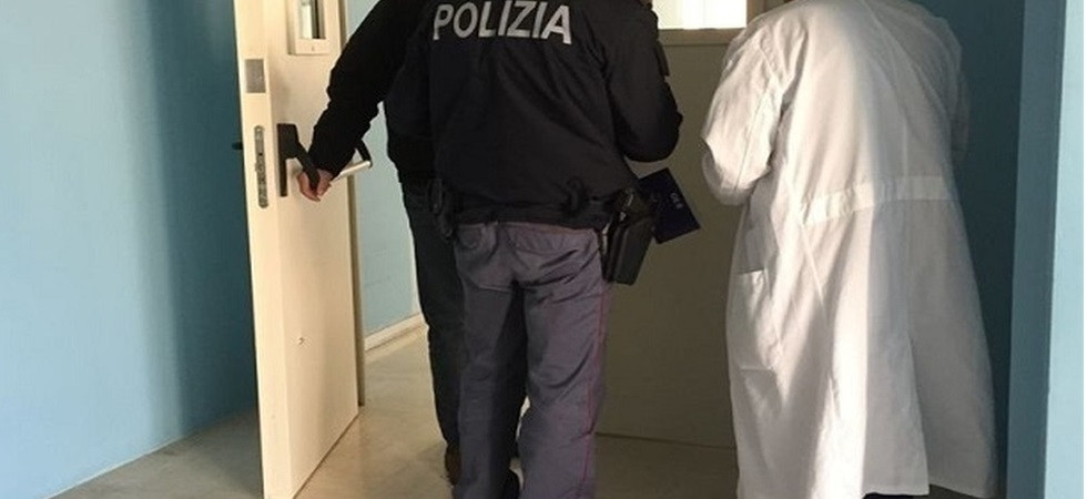 Paura in ospedale, aggredisce e minaccia sanitari, pazienti e poliziotti: 48enne fermato dalle forze dell'ordine