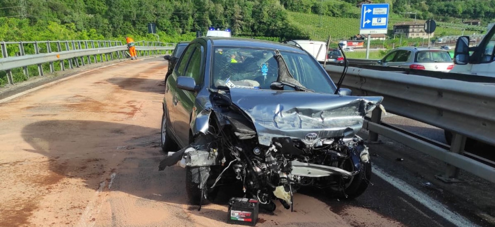 Schianto in tangenziale e traffico bloccato a Trento: “Situazione tornata gradualmente alla normalità”