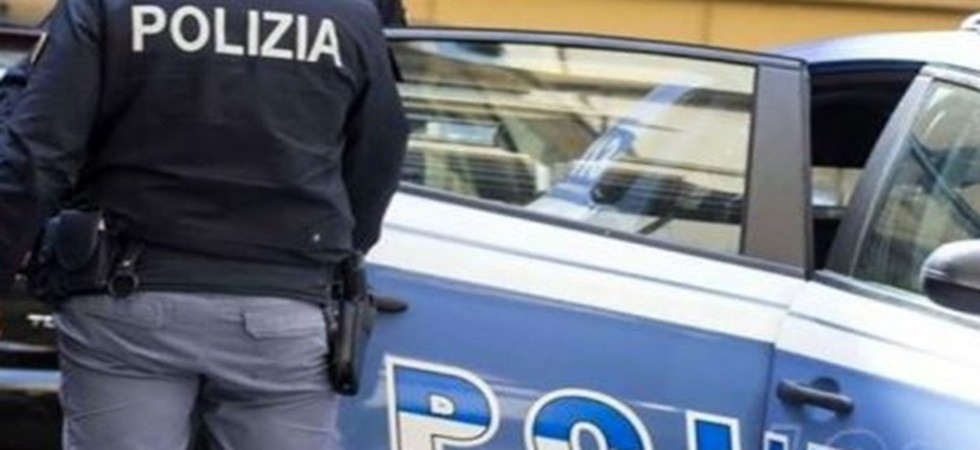 Sorpresa dentro l'auto a rubare, 32 enne aggredisce il proprietario e prende a calci e morsi le guardie di sicurezza