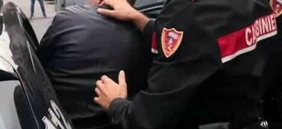 Dalle minacce alle aggressioni fisiche sotto l'effetto dell'alcol, 33enne arrestato per maltrattamenti in famiglia