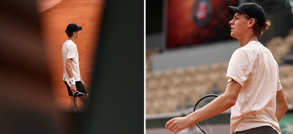 Jannik Sinner in allenamento sui campi del Roland Garros (foto Instagram Roland Garros) Jannik Sinner in allenamento sui campi del Roland Garros (foto Instagram Roland Garros)