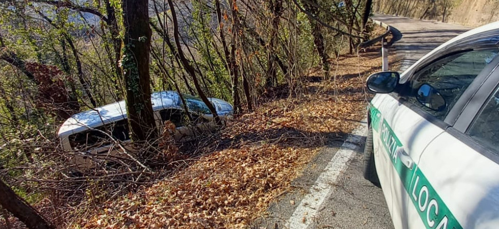 Rubano pellet e un furgone, poi abbandonano il mezzo nel bosco: colpevoli rintracciati dopo mesi di indagini