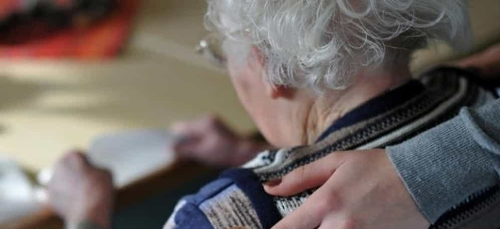 Tentano di rapinare un'anziana, individuati e denunciati 3 minorenni