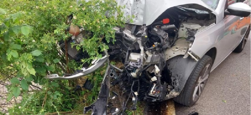 Perde il controllo dell'auto e si schianta contro un muro, grave una donna trasportata in elicottero all'ospedale