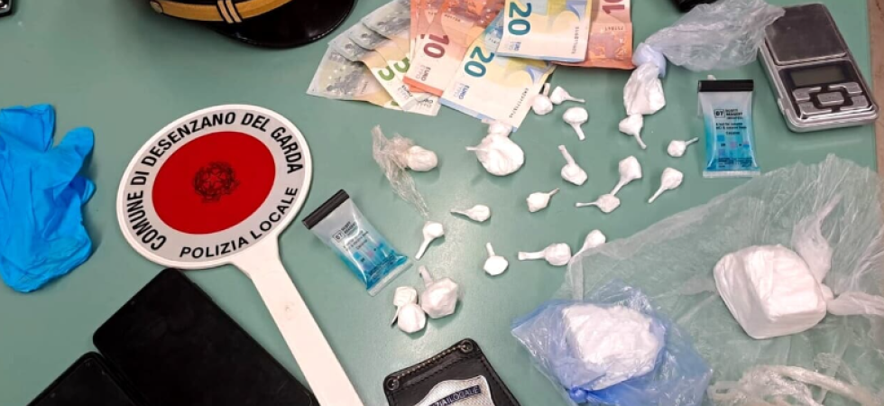 Esce di galera ma dopo poco lo beccano con diversi etti di cocaina: arrestato un 29enne