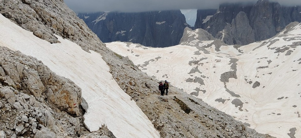 Rimangono bloccati nella neve sulle Pale di San Martino: deve intervenire l'elisoccorso per recuperare 5 escursionisti