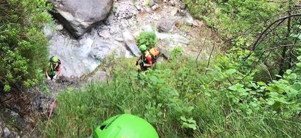 Esce dalla traccia del sentiero e rimane bloccata in parete a 400 metri: 31enne portata in salvo dal soccorso alpino