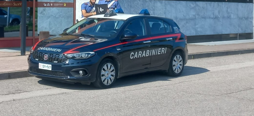 Doppia rapina minacciando con una pistola, 27enne rintracciato e bloccato dai carabinieri