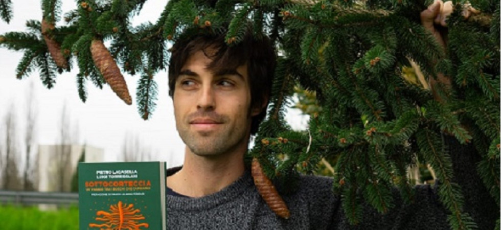 Al rifugio FosCe protagonista L'AltraMontagna, Pietro Lacasella presenta il libro "Sottocorteccia" nell'appuntamento della