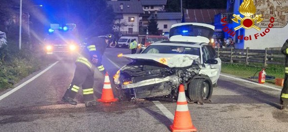 Perde il controllo dell'auto e si schianta, l'impatto violentissimo: 50enne elitrasportato in gravi condizioni all'ospedale