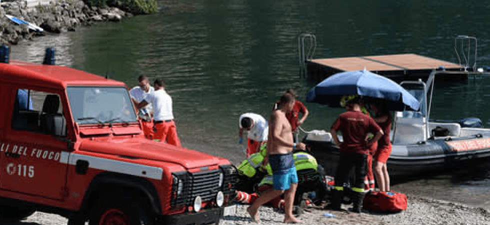 Anziana ha un malore in acqua, riportata a riva e rianimata dai soccorritori