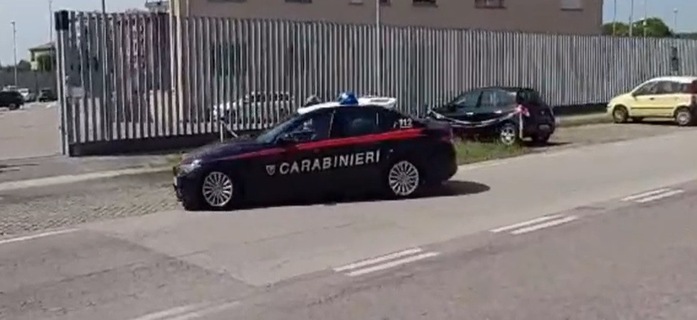 Tenta di vendere della droga ad una ragazza minorenne, 19enne bloccato dai carabinieri