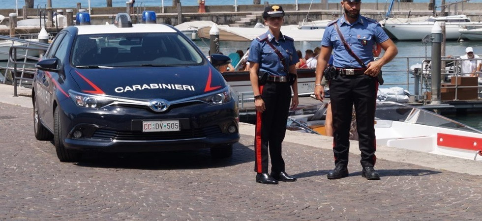 Tentano di rubare due bici elettrice del valore di oltre 5 mila euro, bloccati e arrestati due uomini