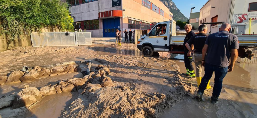 Fango, acqua e detriti causano danni per migliaia di euro, in meno di due ore è caduta più pioggia di quanta ne cade in un