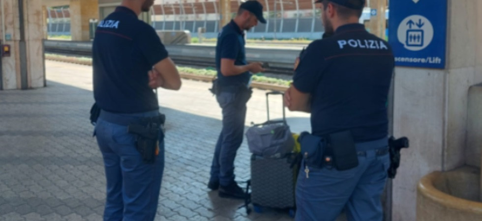 Ladri di zaini, borseggiatori e viaggiatori senza biglietto, raffica di interventi della polizia nelle stazioni ferroviarie
