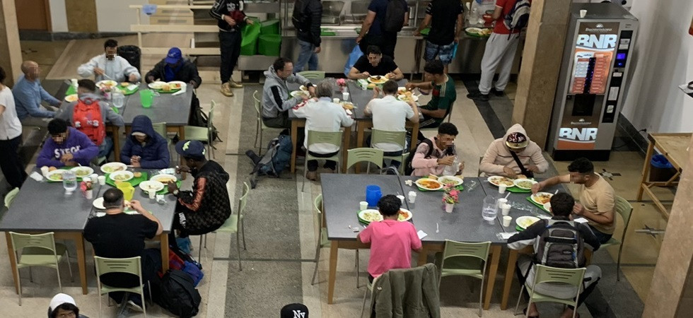 196 pasti al giorno, aumentano i senzatetto che chiedono aiuto al Punto d'Incontro
