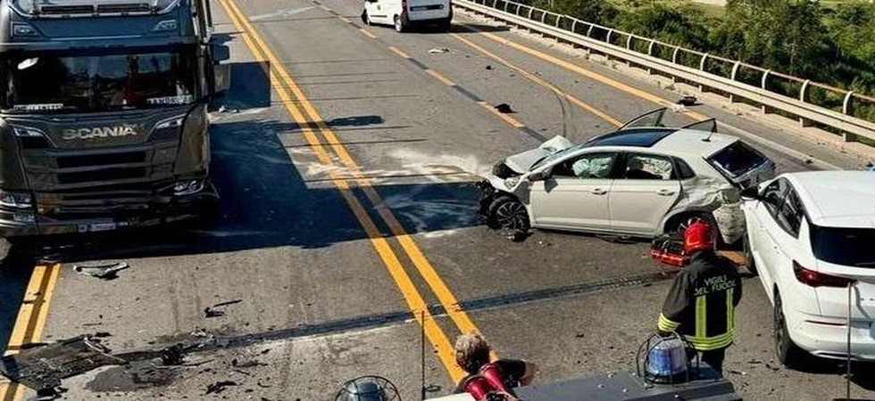 Tremendo schianto fra un camion e tre macchine: Vincenzo Martinazzo è morto tra le lamiere
