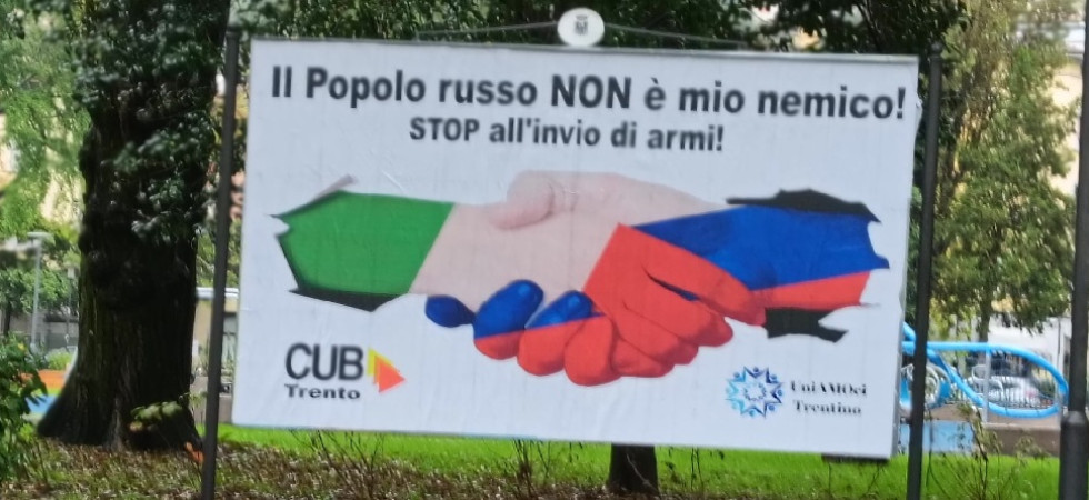 Manifesti pro Russia a Trento, il sindaco: Messaggio sbagliato, assoluta vicinanza al popolo ucraino