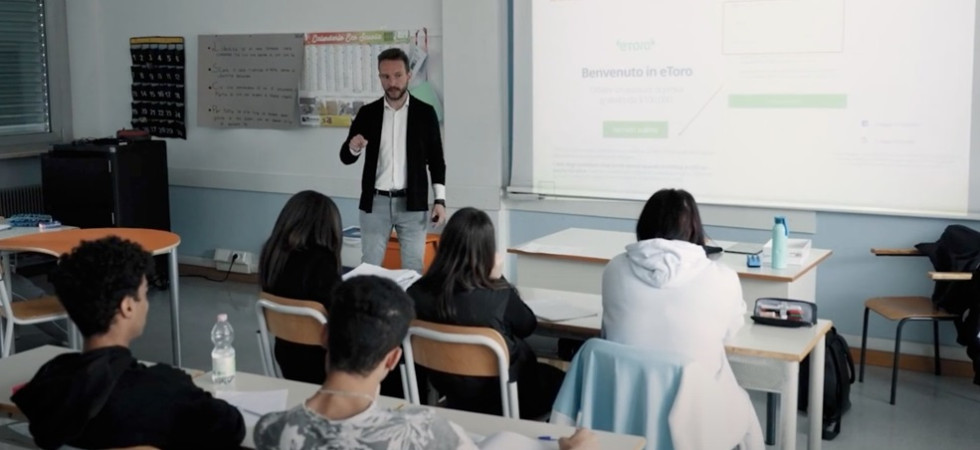 Pensplan Centrum torna nuovamente sui banchi di scuola: L'educazione finanziaria è fondamentale per contrastare potenziali