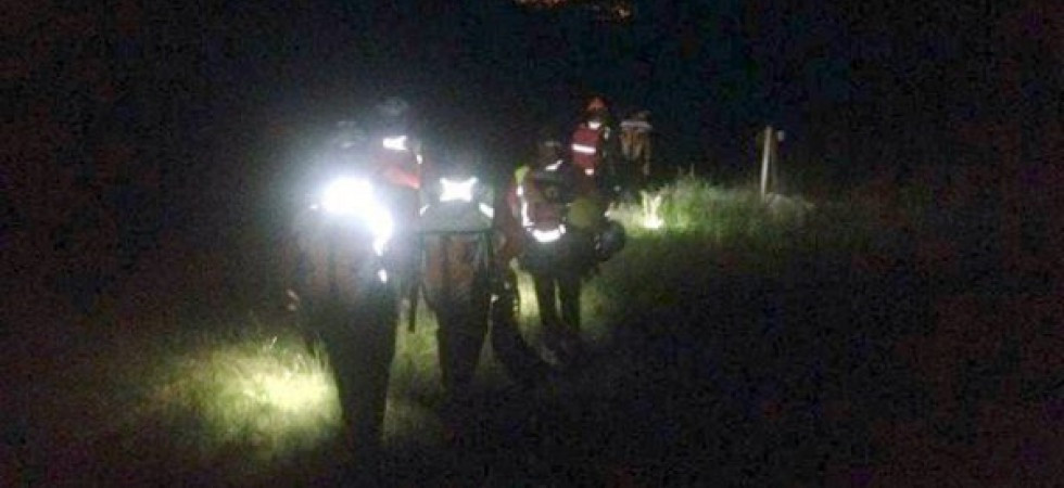 Foto d'archivio Cala il buio ma continua a cercare funghi nel bosco e si perde: momenti di paura per un 77enne