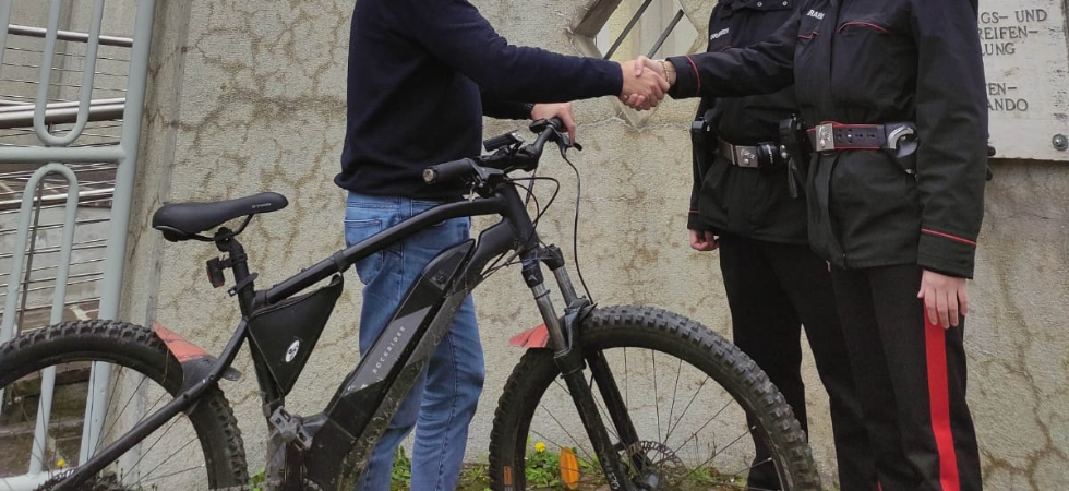 Recuperati e-bike e monopattini rubati per un valore di 8 mila euro: quattro giovani denunciati per furto e ricettazione