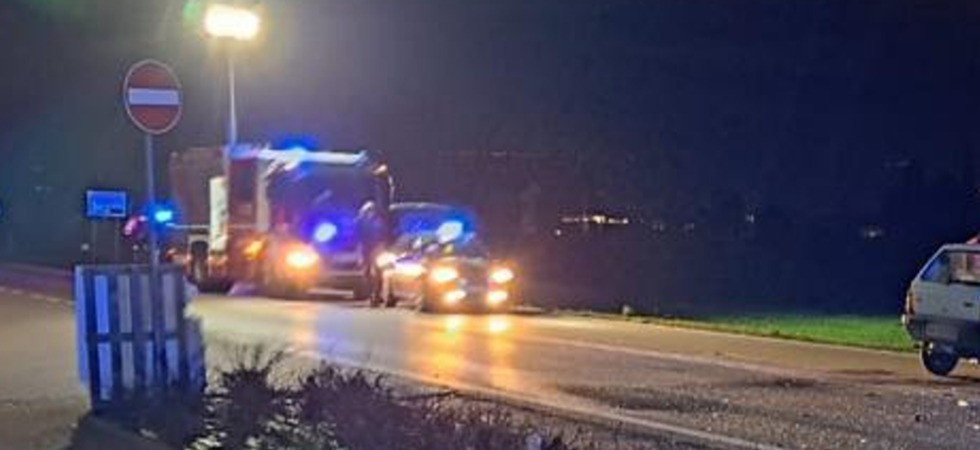 Foto Archivio Tremendo frontale tra due auto: un uomo elitrasportato in ospedale in gravissime condizioni