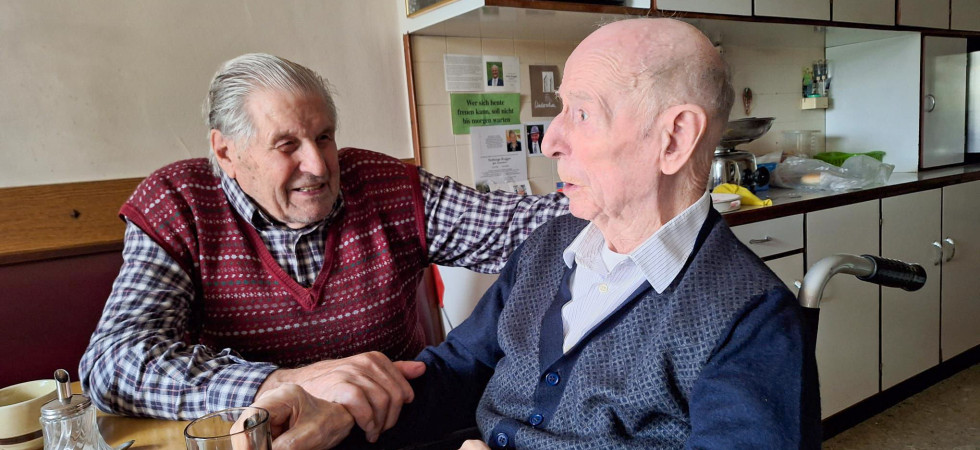 "Il suo desiderio? Rivedere il migliore amico", volontari accompagnano il signor Fritz dall'altra parte dell'Alto Adige