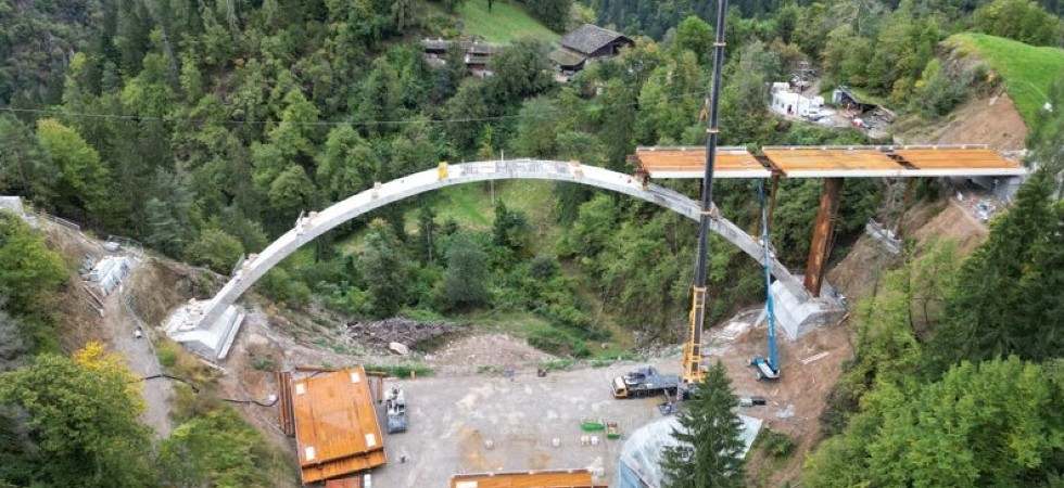 Nuovo ponte sulla Sp9, in corso i lavori di assemblaggio degli elementi portanti