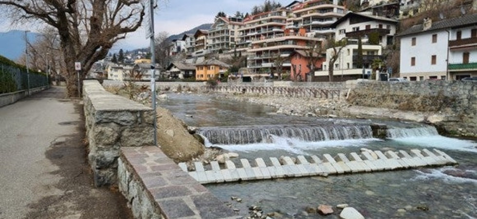 Protezione dalle piene del fiume Isarco, alveo smantellato e nuovo muro di sponda