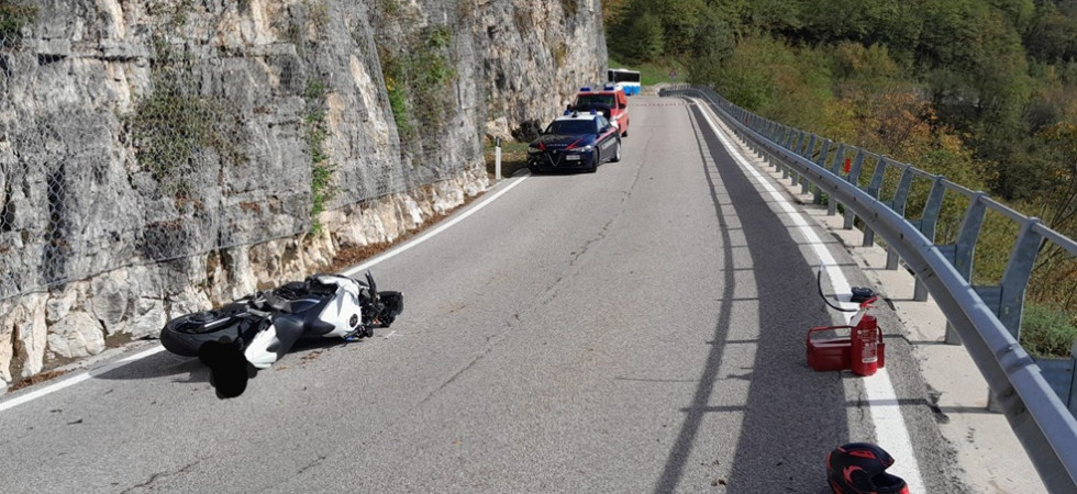 Tragico incidente con la moto, la vittima è un 44enne