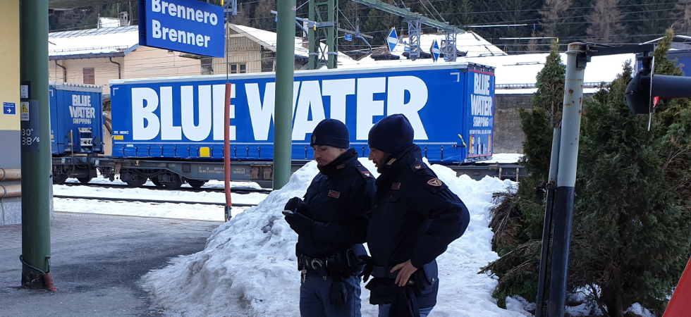 Latitante condannato a tre anni di carcere cerca di fare ritorno in Italia in treno