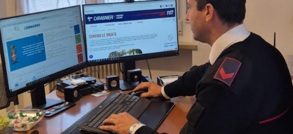 Mette dei mobili in vendita online ma per "sbloccare i pagamenti" gli chiedono di versare 3.000 euro