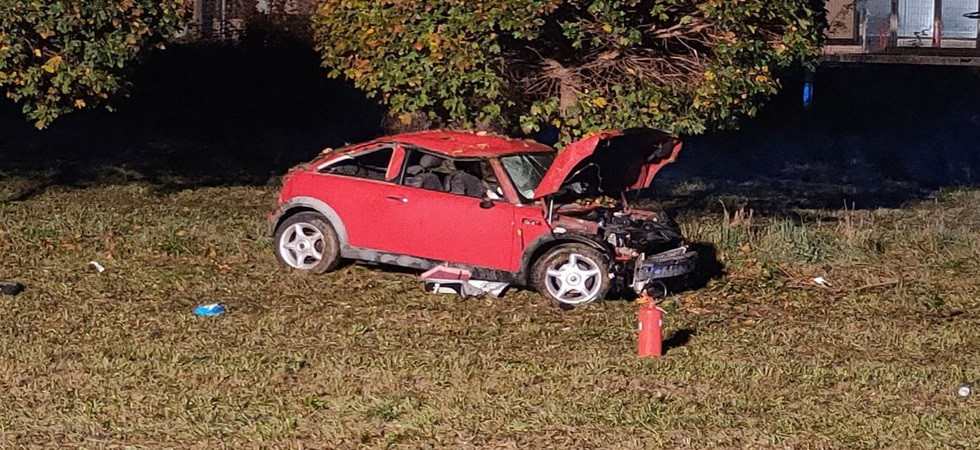 Perde il controllo dell'auto e finisce fuori strada, momenti di paura lungo la SS47 per una ragazza di 27 anni